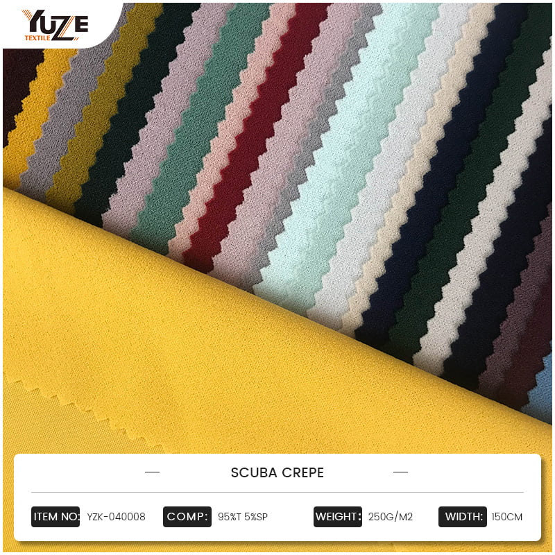 Como a engenharia de fibras de alta torção define as propriedades táteis e estruturais distintas do tecido crepe musgo?